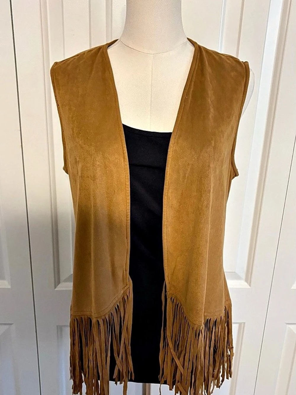 LIVE A LITTLE, Brown Faux Suede Fringe Vest, Size M